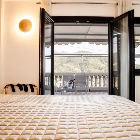 Bellevue - & 4* Levanto