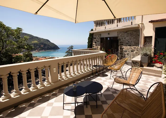 Bellevue - & 4* Levanto